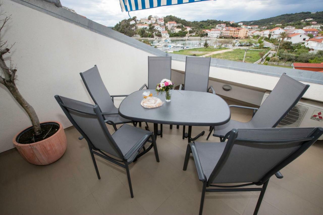 Apartment Sanja Rab Town Exterior foto
